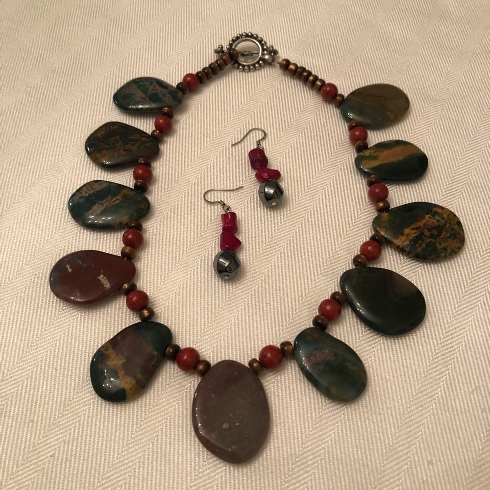 Earring and necklace set